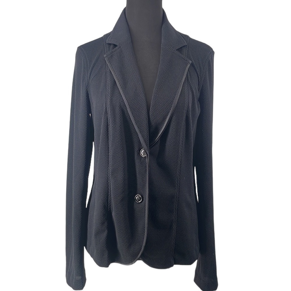 MARC Cain knitted in Italy blazer
perforated black stretch suit career sz 10